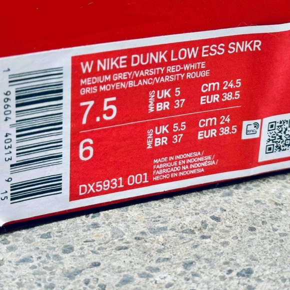 NWT - NIKE Dunk Low “UNLV Satin Red” Women’s DX5931-001 DEADSTOCK Size: US 7.5 - Picture 8 of 9